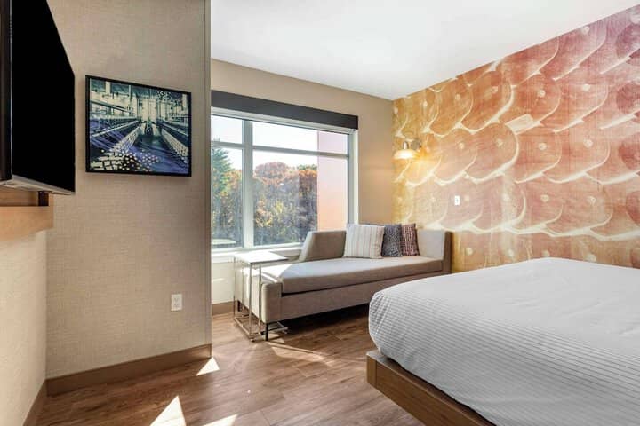 Room 10 of 61