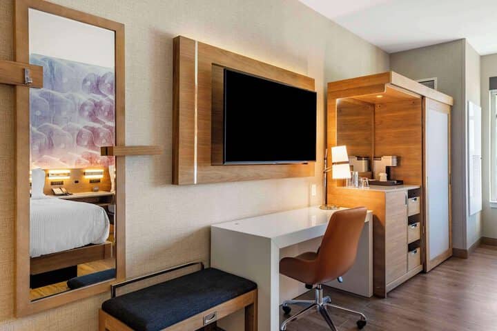 Room 21 of 61